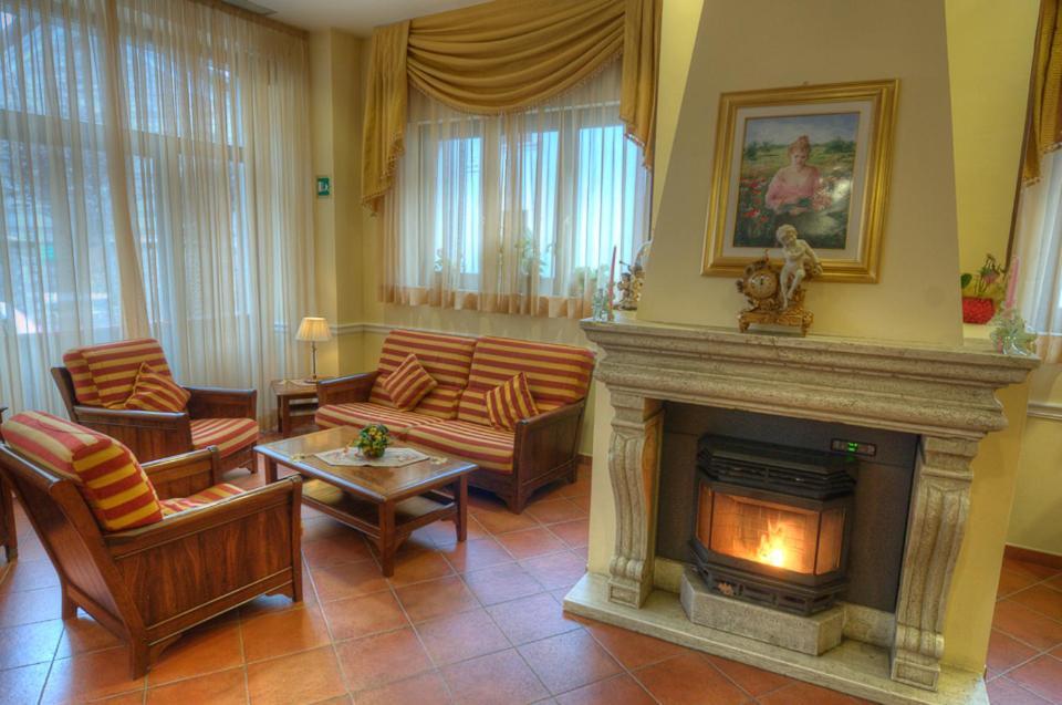 Hotel Garni Posta Pescasseroli Exterior photo